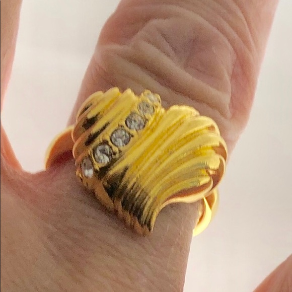 Puffy Heart Gold tone Rhinestones sz 7 Ring Vtg - Picture 3 of 3